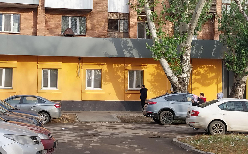 Сдается в аренду торговое помещение на первой линии, 341 м² фото