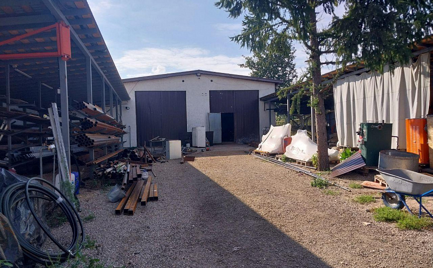 Производственное помещение, 200 м² на земле 6,6 соток фото