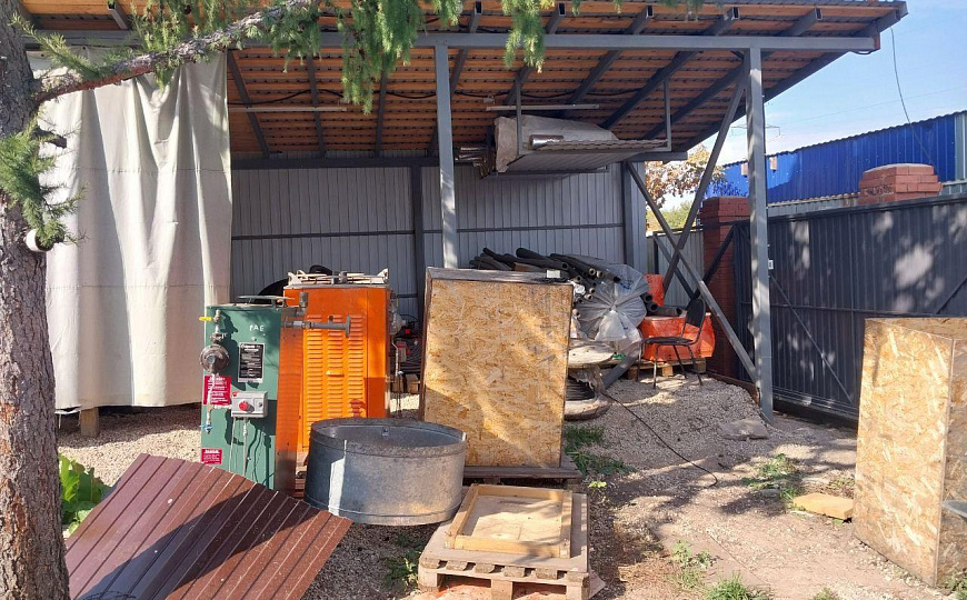 Производственное помещение, 200 м² на земле 6,6 соток фото