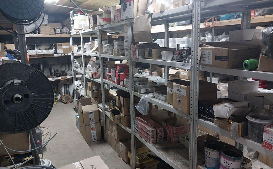 Производственное помещение, 200 м² на земле 6,6 соток фото