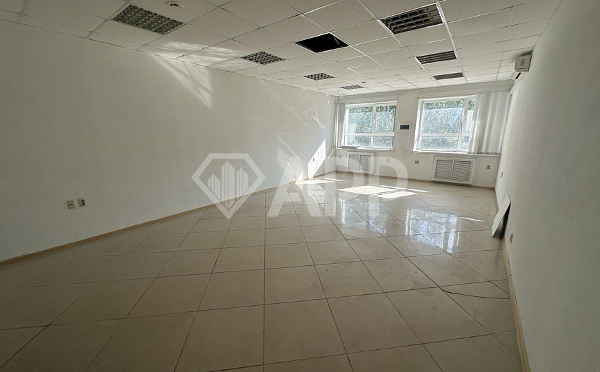 Сдам офисное помещение, 37,7 м² фото