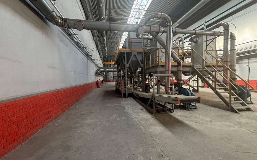 Производство с кран-балками/ склад  3800 м2 фото