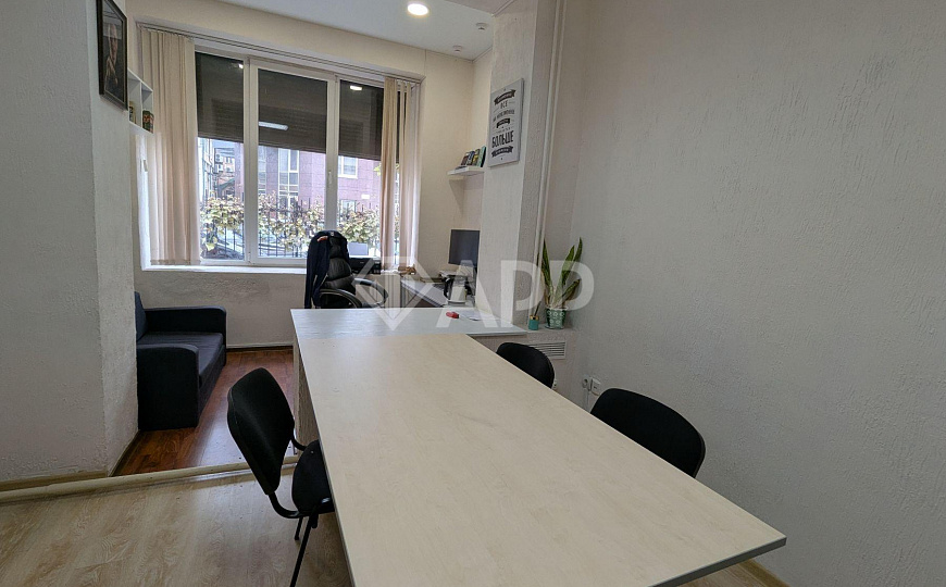 Сдаю офисное помещение с парковкой, 70 м² фото