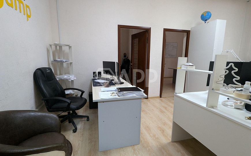 Сдаю офисное помещение с парковкой, 70 м² фото