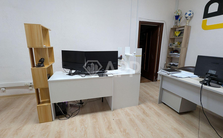 Сдаю офисное помещение с парковкой, 70 м² фото