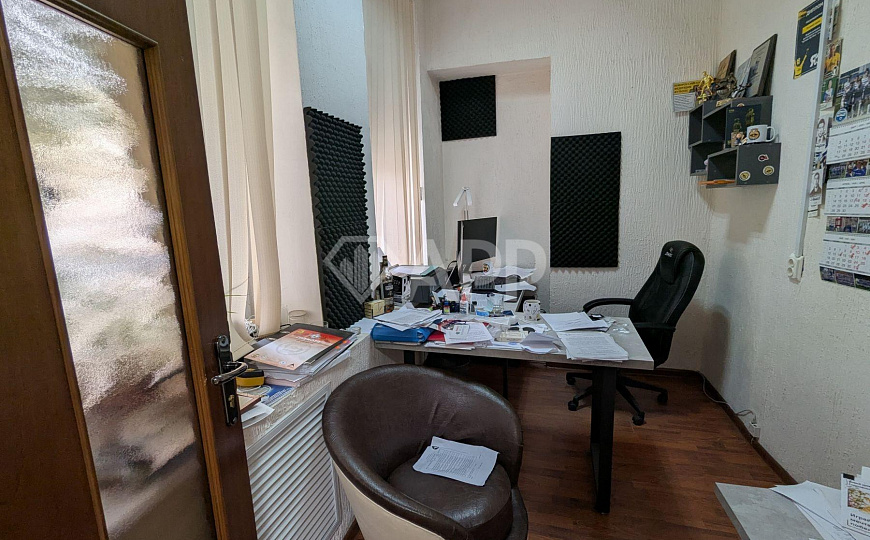 Сдаю офисное помещение с парковкой, 70 м² фото