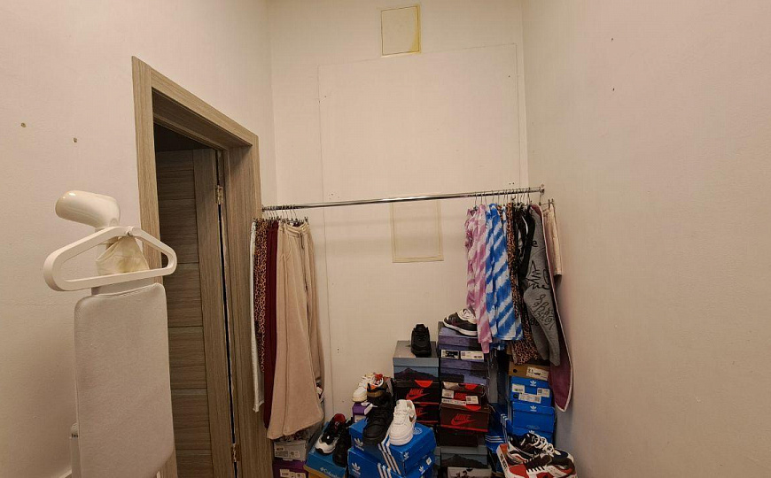 Магазин, салон красоты в центре города, 77 м2 фото