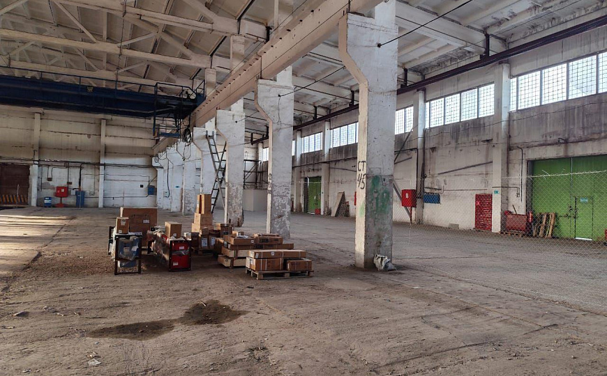 Холодный склад 2500м² с кран-балками фото