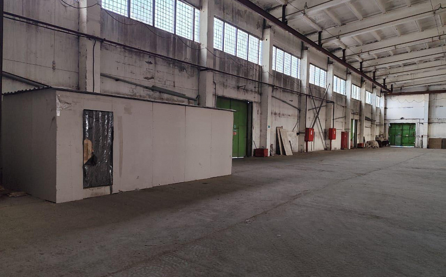 Холодный склад 2500м² с кран-балками фото