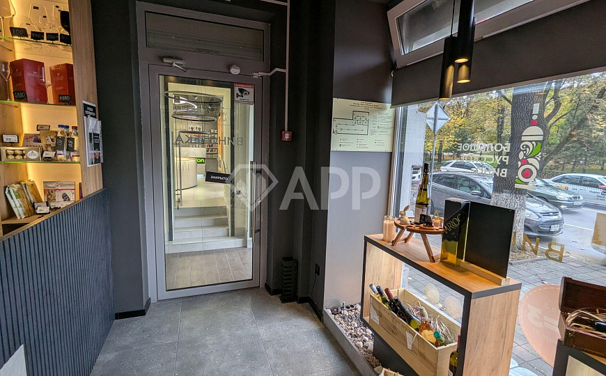 Сдаю 1 этаж 1 линия 53 м² с ремонтом в центре фото