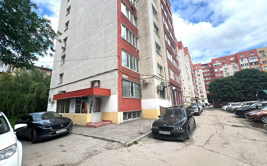 Помещение 134,6 м2 с арендаторами фото