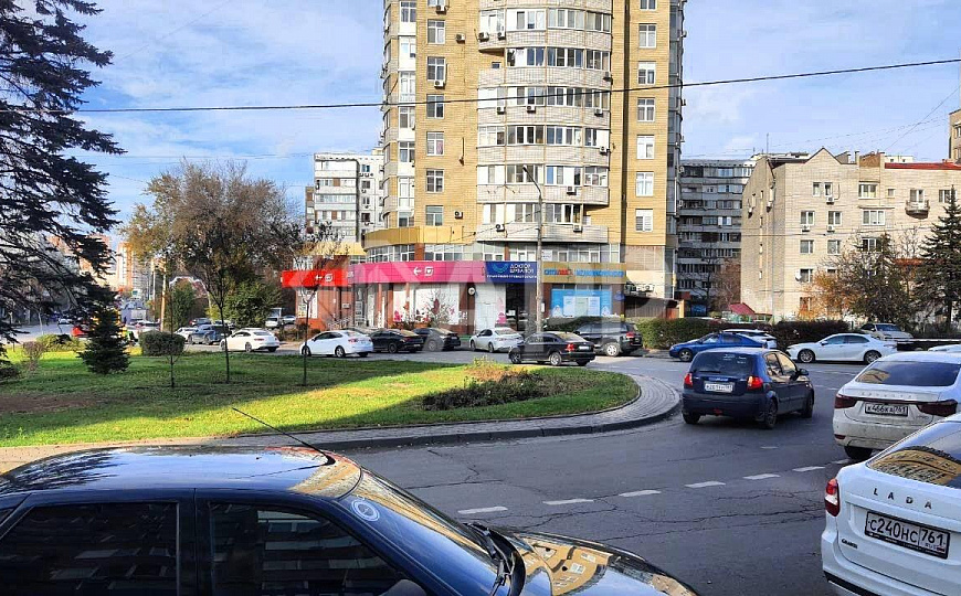 Собственник/Парковка/Готовый ремонт/Рядом банк/Большой трафик/вход с улицы/Все коммуникации/Отоплени фото