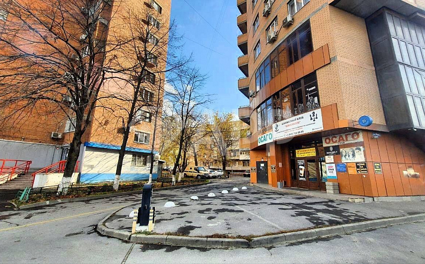 Собственник/Парковка/Готовый ремонт/Рядом банк/Большой трафик/вход с улицы/Все коммуникации/Отоплени фото