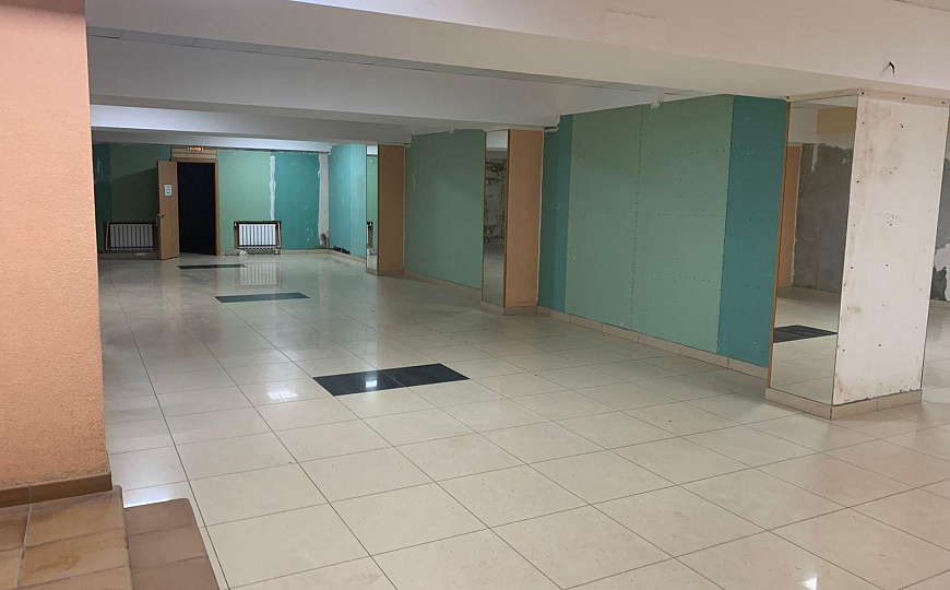 Кафе, клуб, игровая, кальянная 285 м² фото