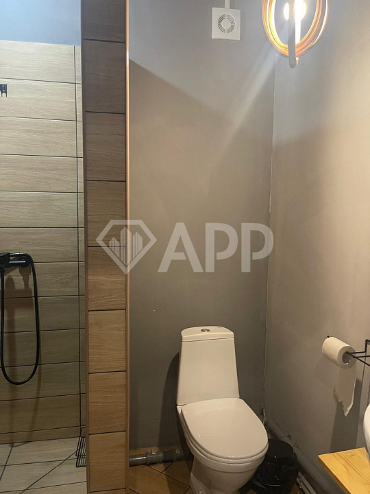 Продажа два этажа в отдельно стоящем здании фото