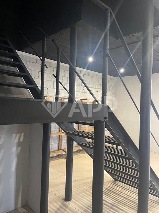 Продажа два этажа в отдельно стоящем здании фото