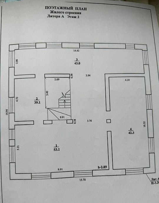 Здание на красной линии фото