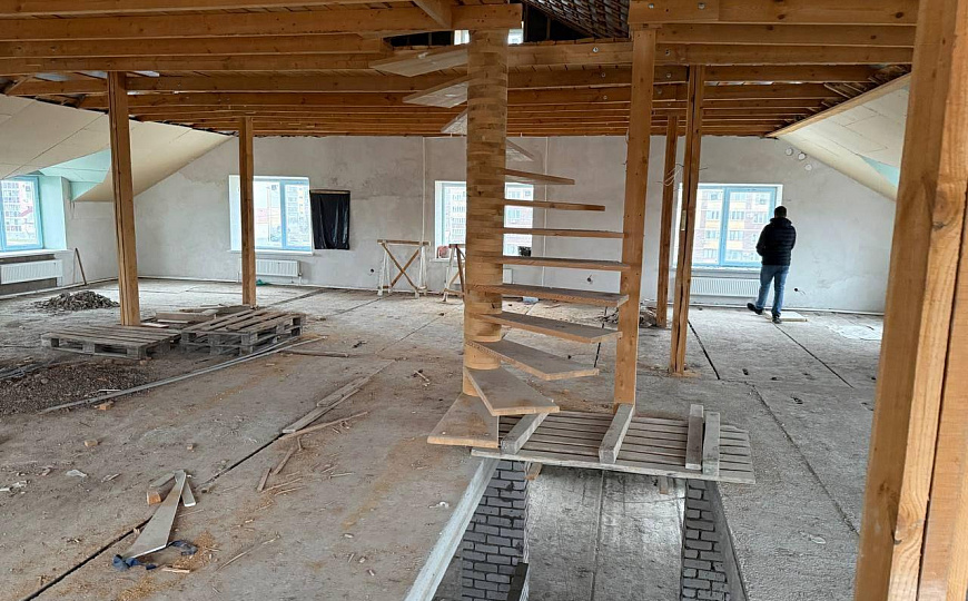 Здание на красной линии фото