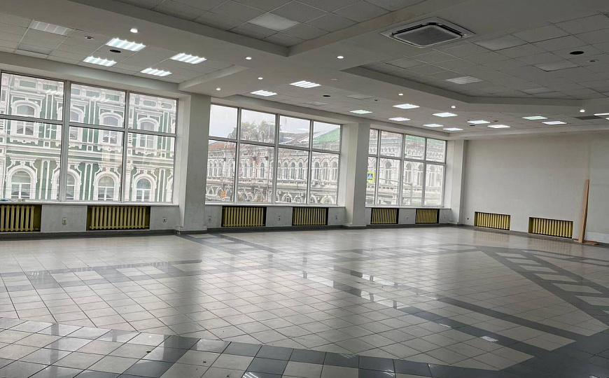 Торгово-офисная площадь, 725 м² фото