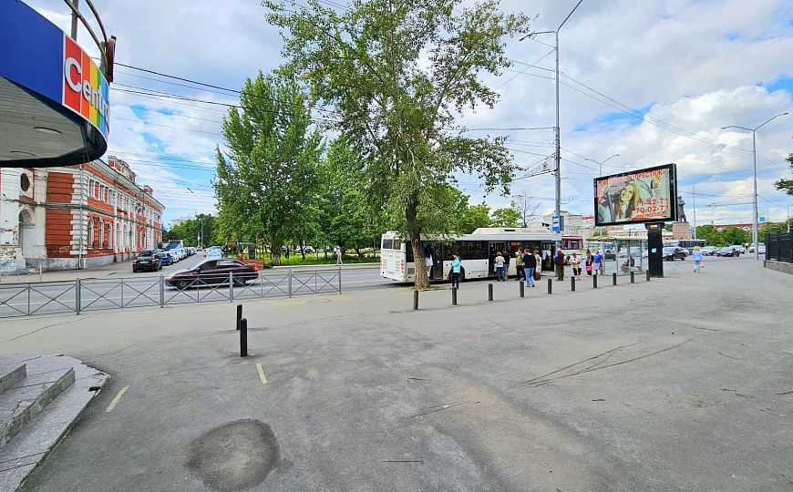 Торгово-офисная площадь, 725 м² фото