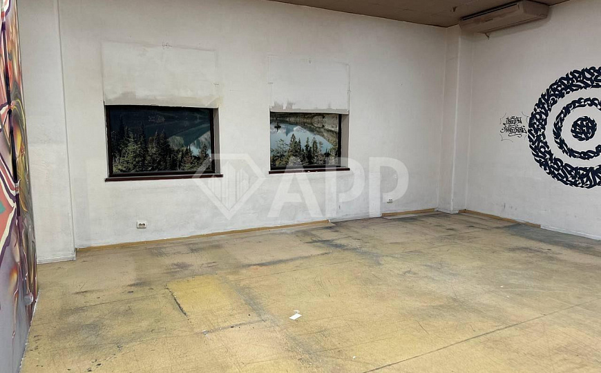 Сдам помещение в торгом центре фото