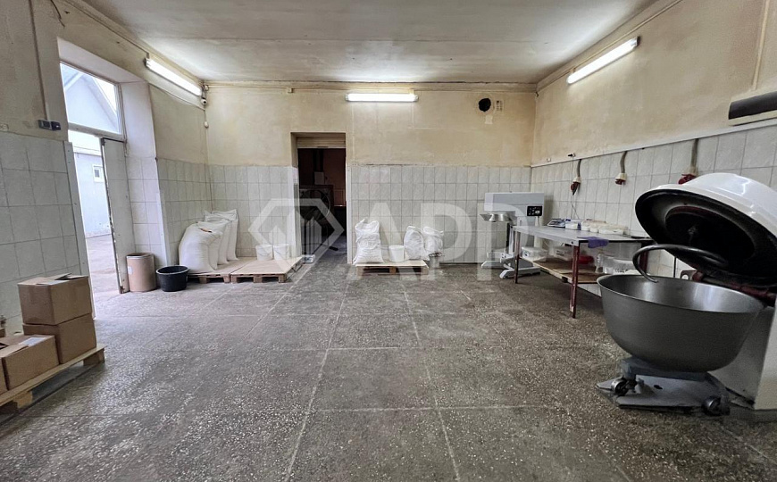 Продам помещение свободного назначения, 400 м² фото