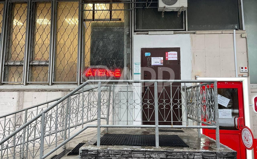 Сдам помещение под магазин фото