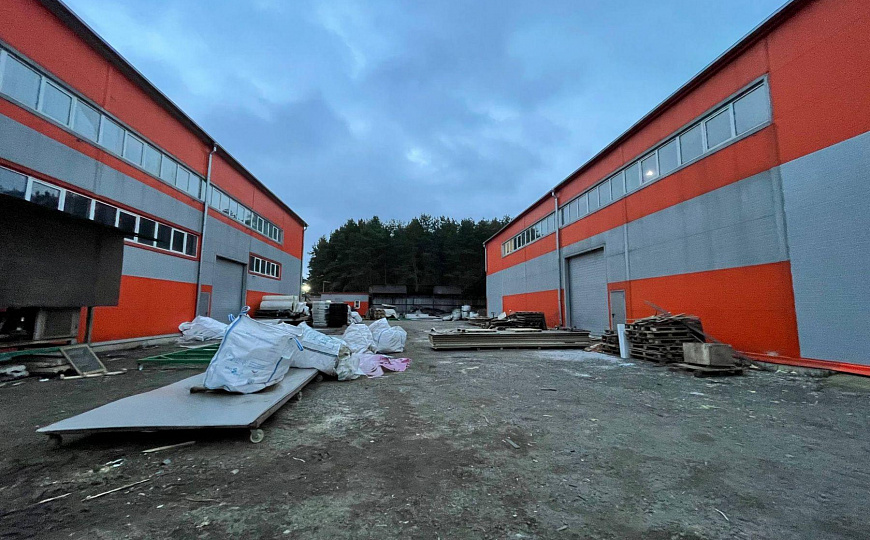 Склад, производство два здания 2727м2+(з/у 40,3 сотки)  фото