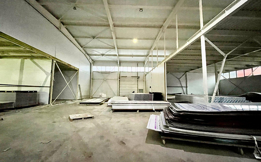 Склад, производство два здания 2727м2+(з/у 40,3 сотки)  фото