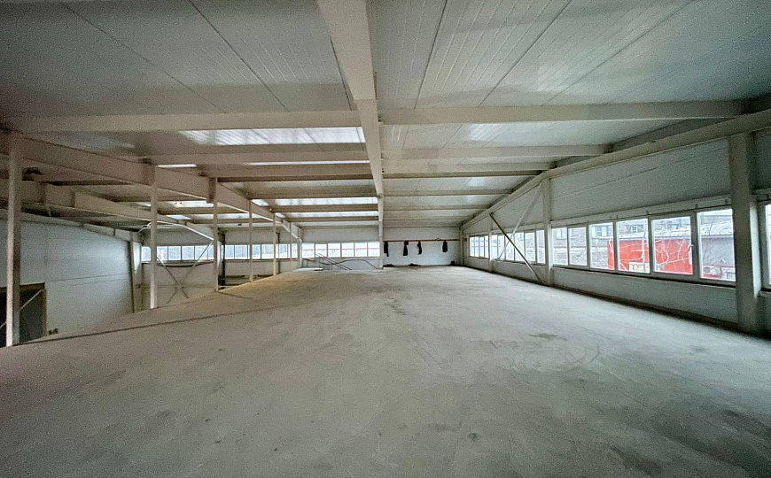 Склад, производство два здания 2727м2+(з/у 40,3 сотки)  фото