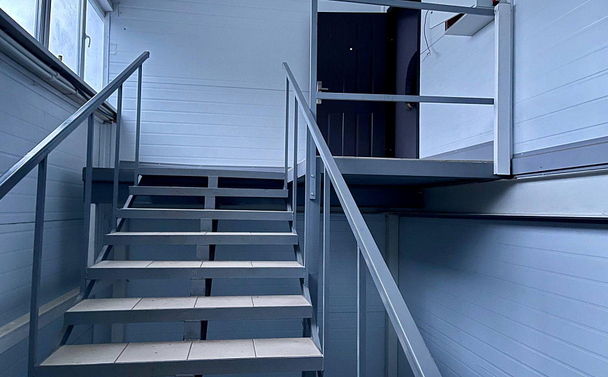 Склад, производство два здания 2727м2+(з/у 40,3 сотки)  фото