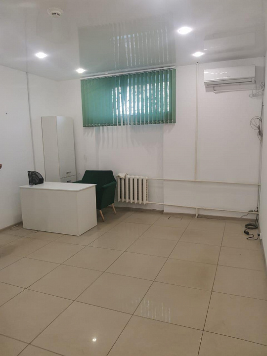 Помещение у рынка в проходном месте 40 м² фото