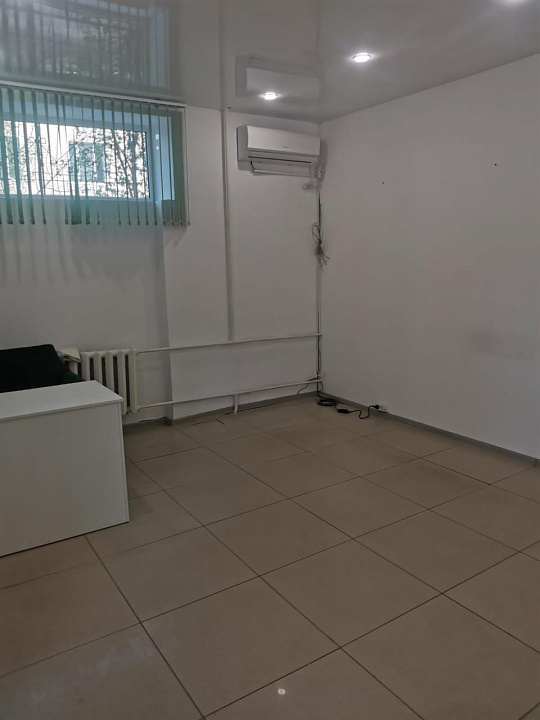 Помещение у рынка в проходном месте 40 м² фото