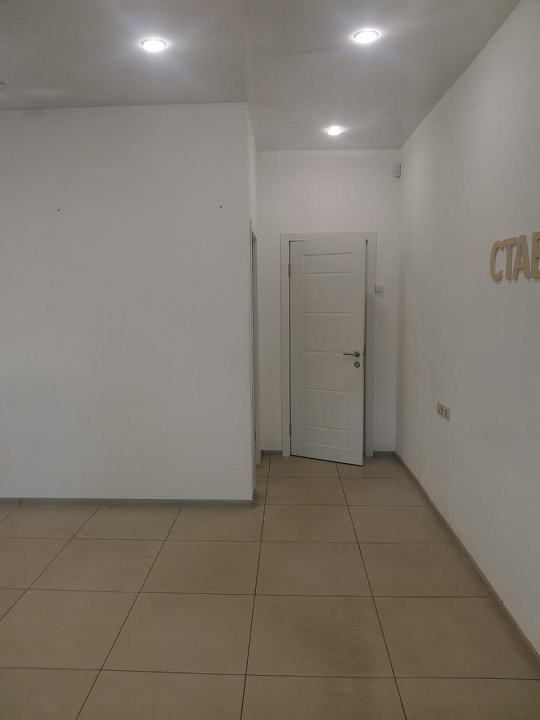 Помещение у рынка в проходном месте 40 м² фото