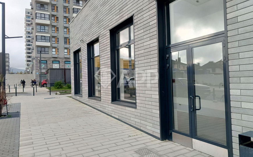 Сдаю угловое помещение 1 линия, 134 м² фото