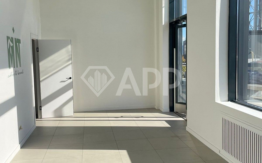 Сдаю угловое помещение 1 линия, 134 м² фото