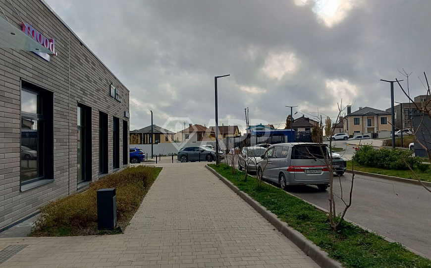 Сдаю угловое помещение 1 линия, 134 м² фото