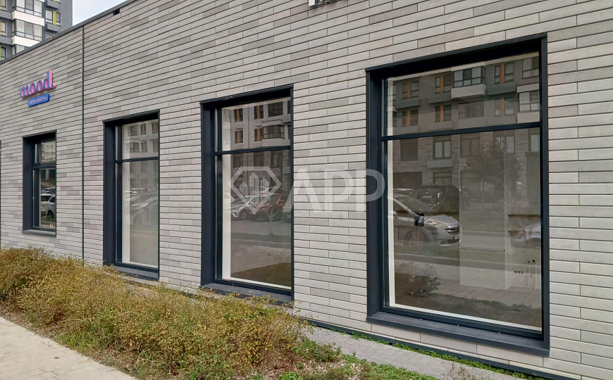 Сдаю угловое помещение 1 линия, 134 м² фото