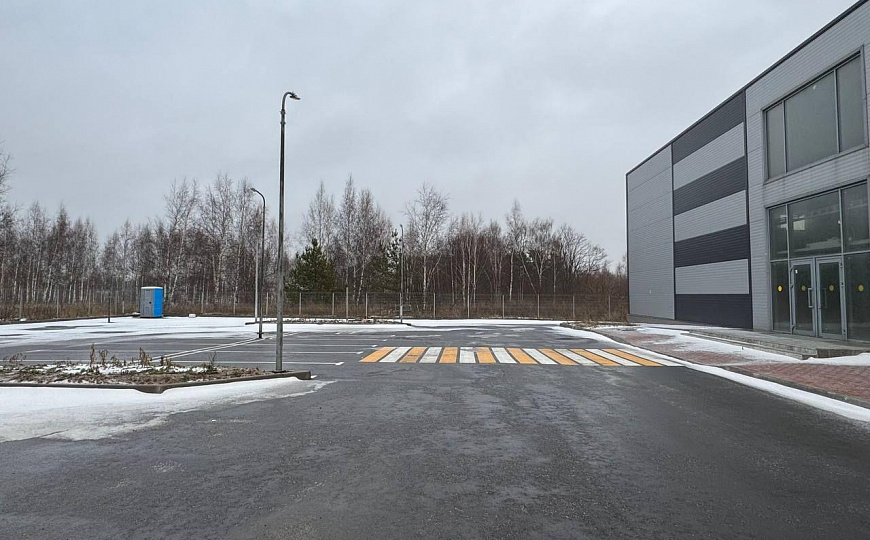 Продам 2 отдельно стоящих здания на участке 8000 м2, 1 820 м² фото