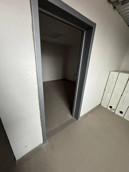 Продам 2 отдельно стоящих здания на участке 8000 м2, 1 820 м² фото