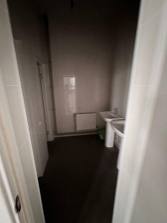 Продам 2 отдельно стоящих здания на участке 8000 м2, 1 820 м² фото