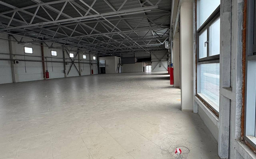 Продам 2 отдельно стоящих здания на участке 8000 м2, 1 820 м² фото