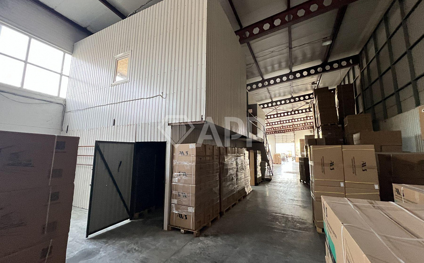 Сдаю складское помещение, 680 м² фото