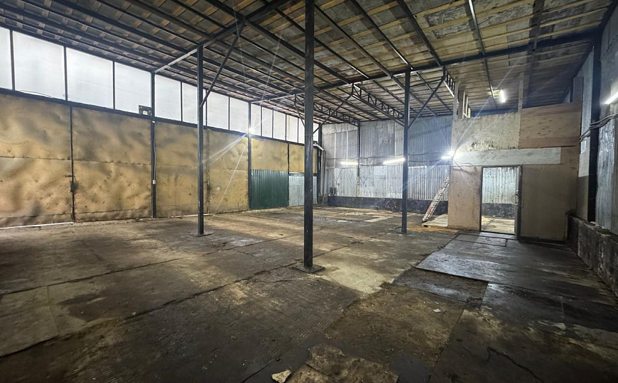 Сдам складское помещение ,200м2 фото
