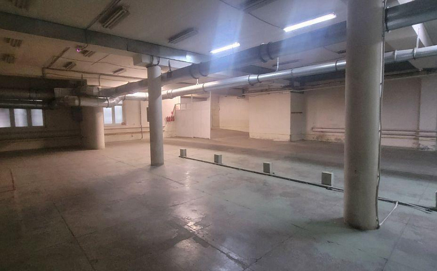 Производственная база. Центр. 6318 м2 фото