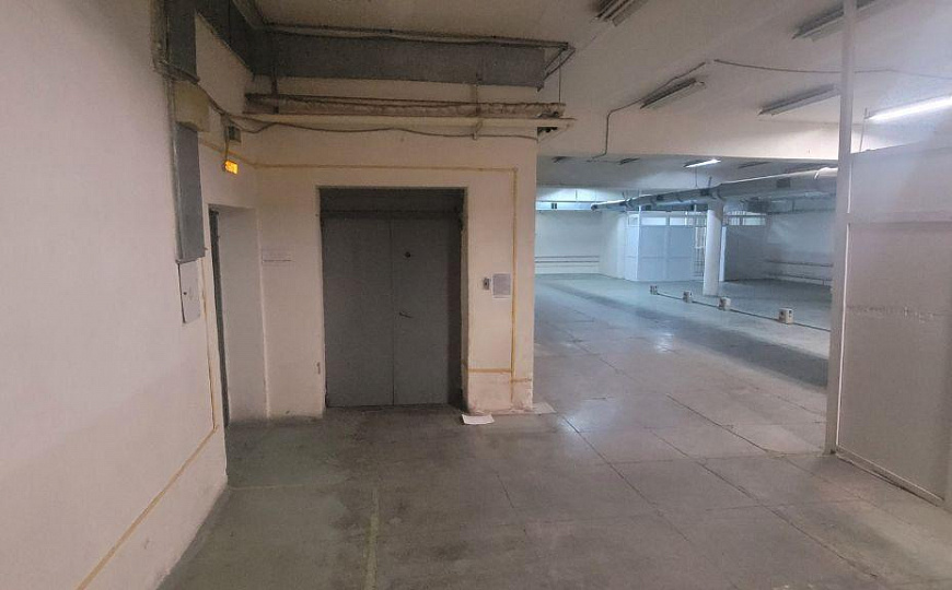 Производственная база. Центр. 6318 м2 фото