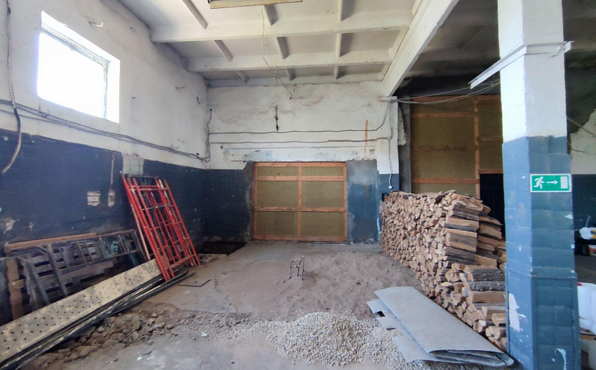 Производственное помещение, 1 500 м² фото