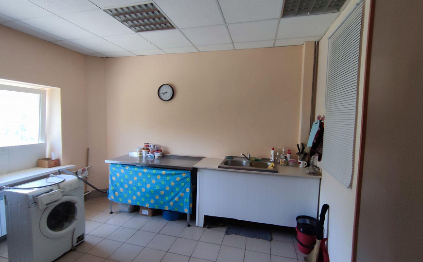 Производственное помещение, 1 500 м² фото