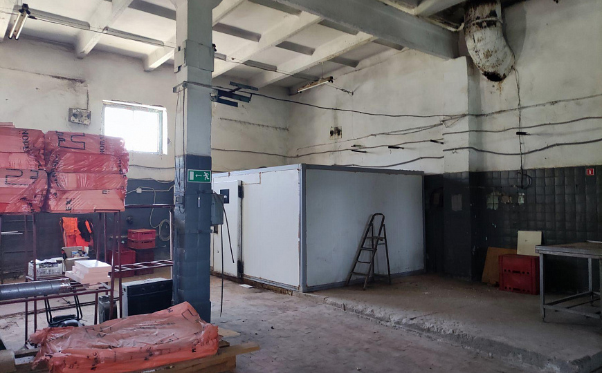 Производственное помещение, 1 500 м² фото