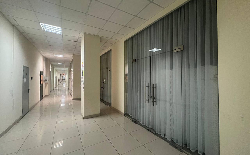 Помещение 39 м2 с арендатором в Охотном ряду фото